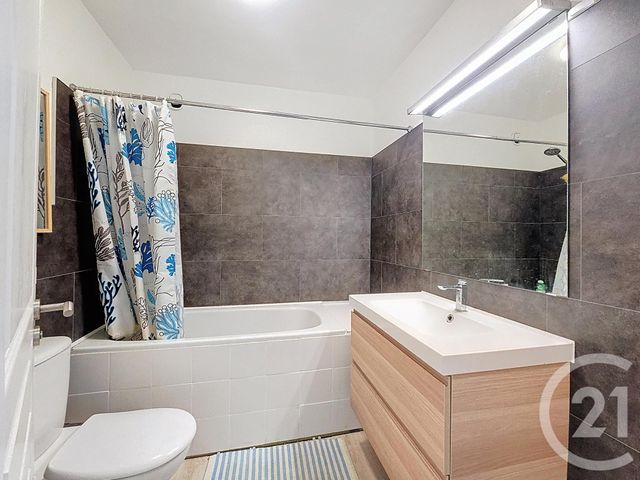 Afficher la photo en grand Appartement T6 à vendre - 6 pièces - 119.56 m2 - MARSEILLE - 13009 - PROVENCE-ALPES-COTE-D-AZUR - Century 21 Can Transactions