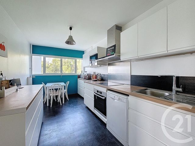 Afficher la photo en grand Appartement T6 à vendre - 6 pièces - 119.56 m2 - MARSEILLE - 13009 - PROVENCE-ALPES-COTE-D-AZUR - Century 21 Can Transactions