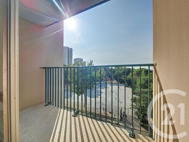 Afficher la photo en grand Appartement T6 à vendre - 6 pièces - 119.56 m2 - MARSEILLE - 13009 - PROVENCE-ALPES-COTE-D-AZUR - Century 21 Can Transactions