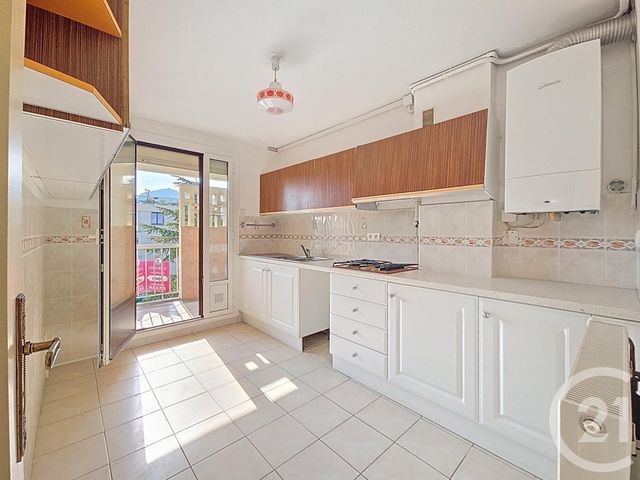 Appartement T3 à vendre - 3 pièces - 66.75 m2 - MARSEILLE - 13008 - PROVENCE-ALPES-COTE-D-AZUR - Century 21 Can Transactions