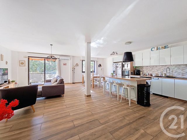 Appartement T4 à vendre - 4 pièces - 106.65 m2 - MARSEILLE - 13008 - PROVENCE-ALPES-COTE-D-AZUR - Century 21 Can Transactions