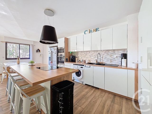 Appartement T4 à vendre - 4 pièces - 106.65 m2 - MARSEILLE - 13008 - PROVENCE-ALPES-COTE-D-AZUR - Century 21 Can Transactions