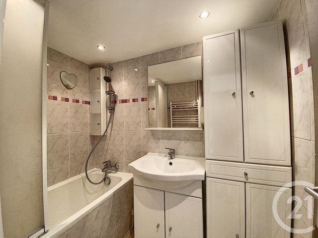 Appartement F3 à vendre - 3 pièces - 70.0 m2 - MARSEILLE - 13008 - PROVENCE-ALPES-COTE-D-AZUR - Century 21 Can Transactions