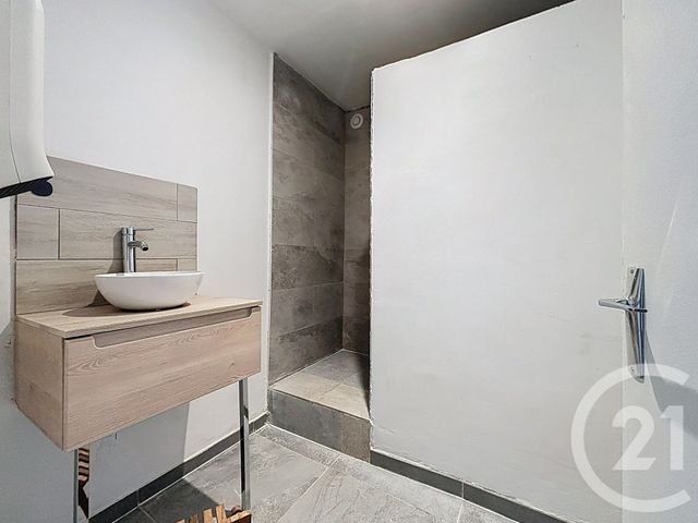 Appartement F4 à louer - 4 pièces - 67.36 m2 - MARSEILLE - 13009 - PROVENCE-ALPES-COTE-D-AZUR - Century 21 Can Transactions