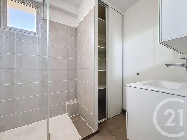 Appartement T4 à louer - 4 pièces - 92.36 m2 - MARSEILLE - 13008 - PROVENCE-ALPES-COTE-D-AZUR - Century 21 Can Transactions