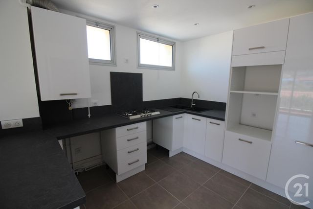 Appartement T4 à louer - 4 pièces - 92.36 m2 - MARSEILLE - 13008 - PROVENCE-ALPES-COTE-D-AZUR - Century 21 Can Transactions