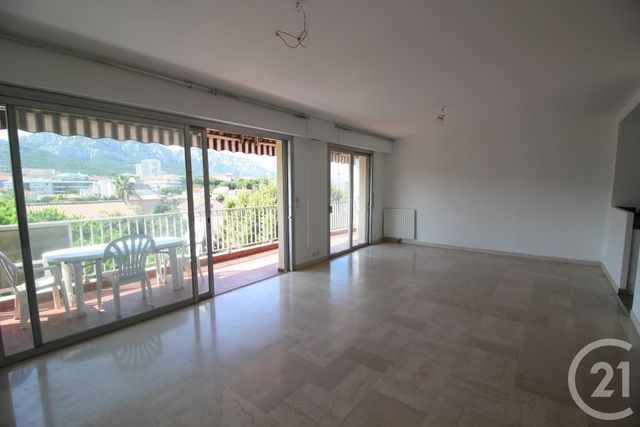Appartement T4 à louer - 4 pièces - 92.36 m2 - MARSEILLE - 13008 - PROVENCE-ALPES-COTE-D-AZUR - Century 21 Can Transactions