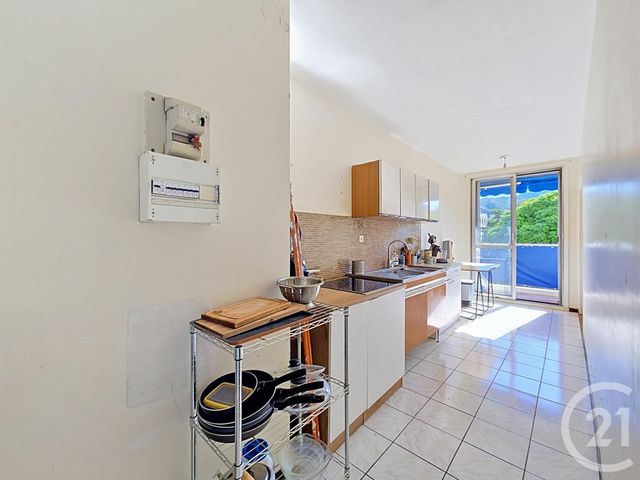 Appartement T3 à vendre - 3 pièces - 69.21 m2 - MARSEILLE - 13009 - PROVENCE-ALPES-COTE-D-AZUR - Century 21 Can Transactions