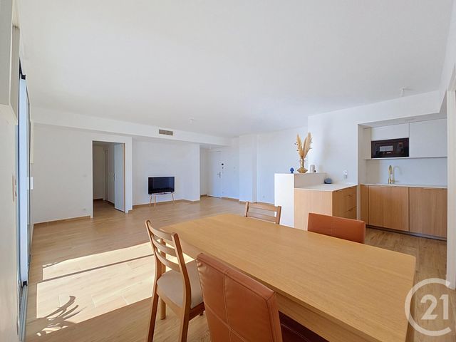 Appartement T4 à vendre - 4 pièces - 91.4 m2 - MARSEILLE - 13008 - PROVENCE-ALPES-COTE-D-AZUR - Century 21 Can Transactions