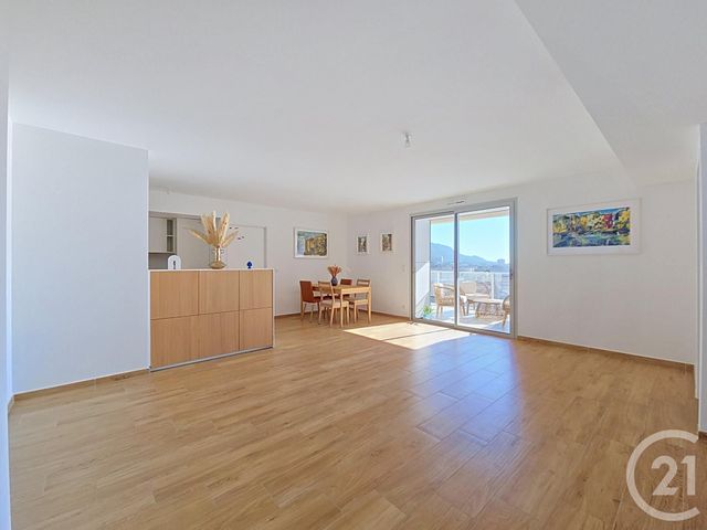 Appartement T4 à vendre - 4 pièces - 91.4 m2 - MARSEILLE - 13008 - PROVENCE-ALPES-COTE-D-AZUR - Century 21 Can Transactions