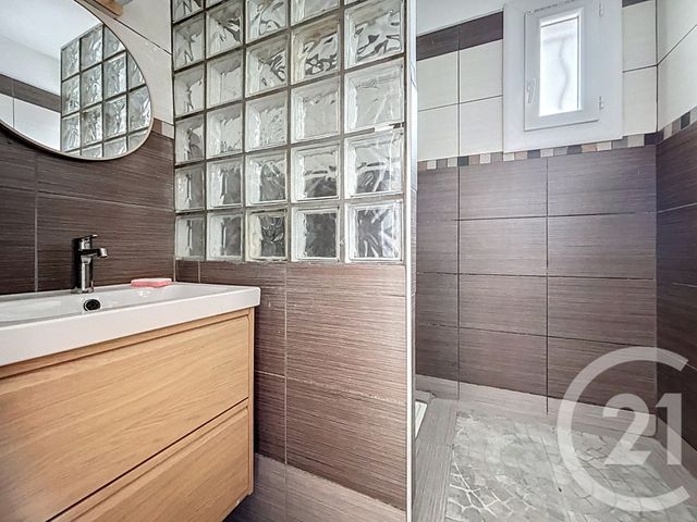 Appartement T3 à louer - 3 pièces - 57.32 m2 - MARSEILLE - 13008 - PROVENCE-ALPES-COTE-D-AZUR - Century 21 Can Transactions