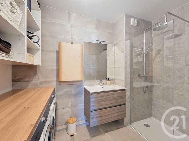 Appartement T3 à vendre - 3 pièces - 60.0 m2 - MARSEILLE - 13009 - PROVENCE-ALPES-COTE-D-AZUR - Century 21 Can Transactions