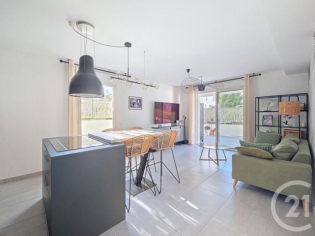 Appartement T3 à vendre - 3 pièces - 60.0 m2 - MARSEILLE - 13009 - PROVENCE-ALPES-COTE-D-AZUR - Century 21 Can Transactions