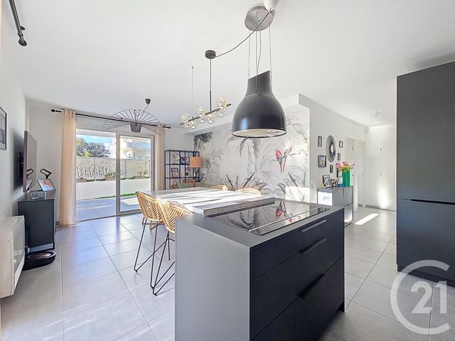 Appartement T3 à vendre - 3 pièces - 60.0 m2 - MARSEILLE - 13009 - PROVENCE-ALPES-COTE-D-AZUR - Century 21 Can Transactions