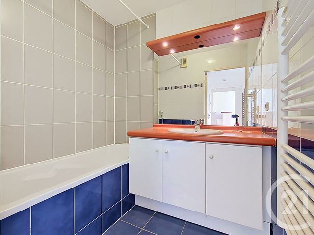 Appartement T3 à vendre - 3 pièces - 51.2 m2 - MARSEILLE - 13008 - PROVENCE-ALPES-COTE-D-AZUR - Century 21 Can Transactions