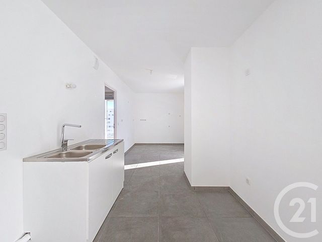 Appartement T4 à vendre - 4 pièces - 91.1 m2 - MARSEILLE - 13008 - PROVENCE-ALPES-COTE-D-AZUR - Century 21 Can Transactions