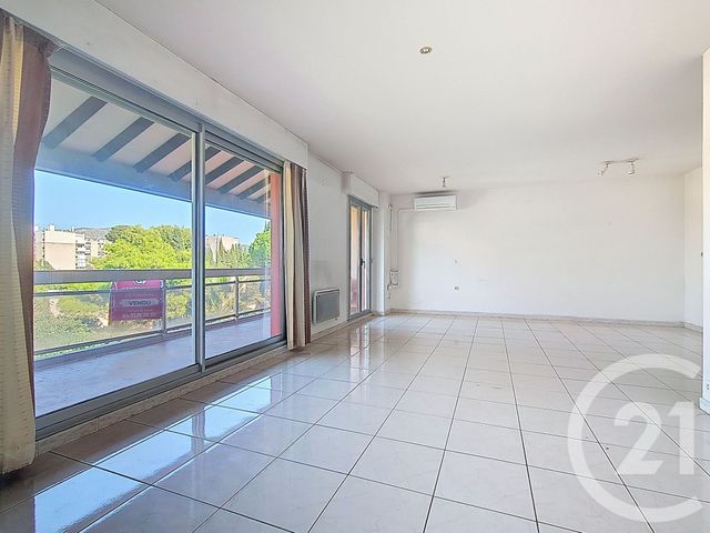 Appartement T3 à vendre - 3 pièces - 79.5 m2 - MARSEILLE - 13008 - PROVENCE-ALPES-COTE-D-AZUR - Century 21 Can Transactions