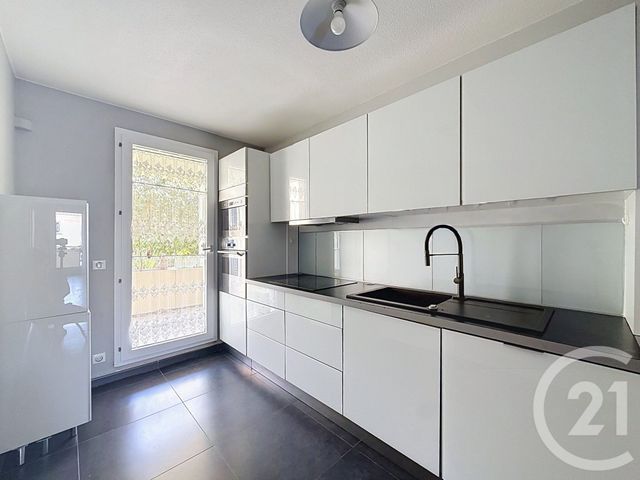 Appartement T3 à vendre - 3 pièces - 81.45 m2 - MARSEILLE - 13008 - PROVENCE-ALPES-COTE-D-AZUR - Century 21 Can Transactions
