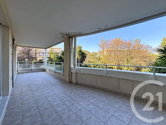Appartement à louer - 3 pièces - 87.87 m2 - MARSEILLE - 13008 - PROVENCE-ALPES-COTE-D-AZUR - Century 21 Can Transactions