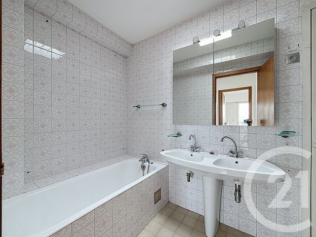 Appartement F6 à louer - 6 pièces - 152.35 m2 - MARSEILLE - 13008 - PROVENCE-ALPES-COTE-D-AZUR - Century 21 Can Transactions