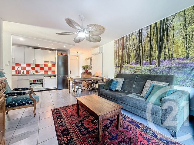 Appartement T3 à vendre - 3 pièces - 55.6 m2 - MARSEILLE - 13008 - PROVENCE-ALPES-COTE-D-AZUR - Century 21 Can Transactions