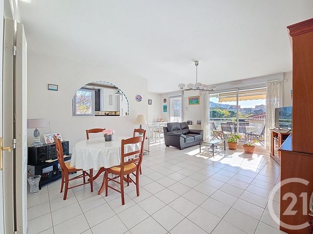 Appartement T3 à vendre - 3 pièces - 71.15 m2 - MARSEILLE - 13009 - PROVENCE-ALPES-COTE-D-AZUR - Century 21 Can Transactions