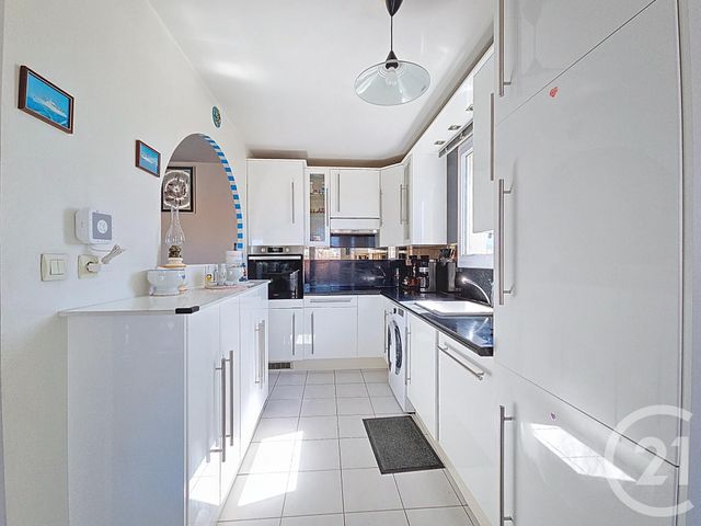 Appartement T3 à vendre - 3 pièces - 71.15 m2 - MARSEILLE - 13009 - PROVENCE-ALPES-COTE-D-AZUR - Century 21 Can Transactions