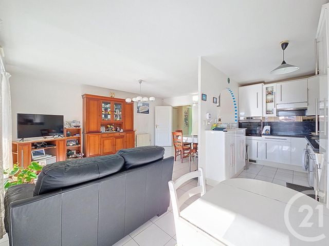 Appartement T3 à vendre - 3 pièces - 71.15 m2 - MARSEILLE - 13009 - PROVENCE-ALPES-COTE-D-AZUR - Century 21 Can Transactions