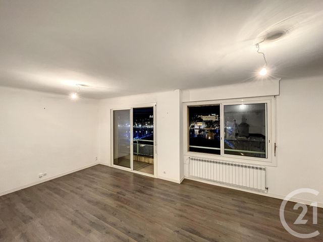 Appartement T3 à louer - 3 pièces - 67.65 m2 - MARSEILLE - 13007 - PROVENCE-ALPES-COTE-D-AZUR - Century 21 Can Transactions