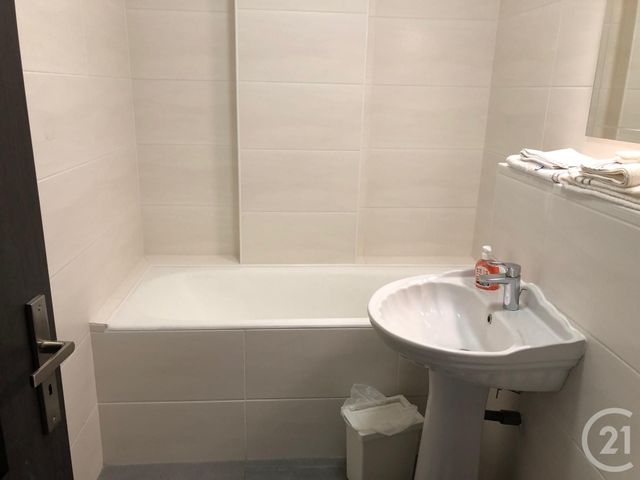 Appartement T1 à louer - 2 pièces - 34.0 m2 - MARSEILLE - 13008 - PROVENCE-ALPES-COTE-D-AZUR - Century 21 Can Transactions