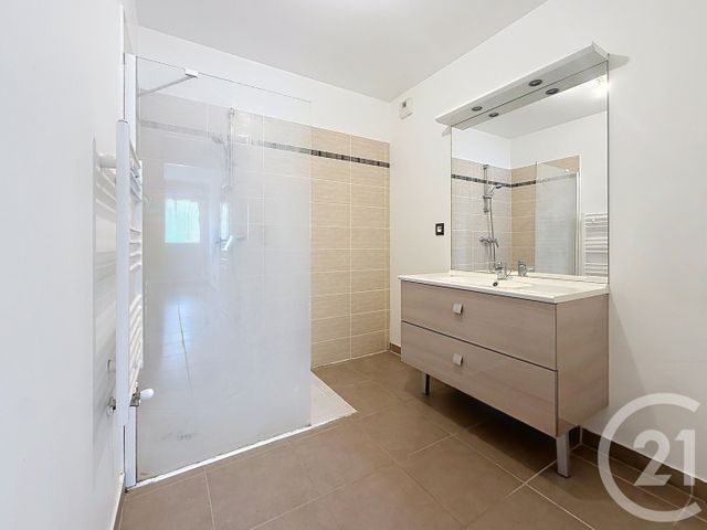 Appartement T2 à vendre - 2 pièces - 39.4 m2 - MARSEILLE - 13005 - PROVENCE-ALPES-COTE-D-AZUR - Century 21 Can Transactions