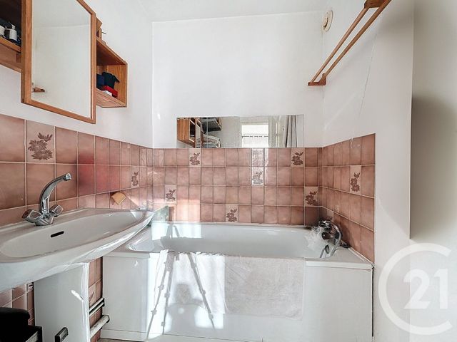 Appartement F1 à louer - 1 pièce - 33.23 m2 - MARSEILLE - 13008 - PROVENCE-ALPES-COTE-D-AZUR - Century 21 Can Transactions