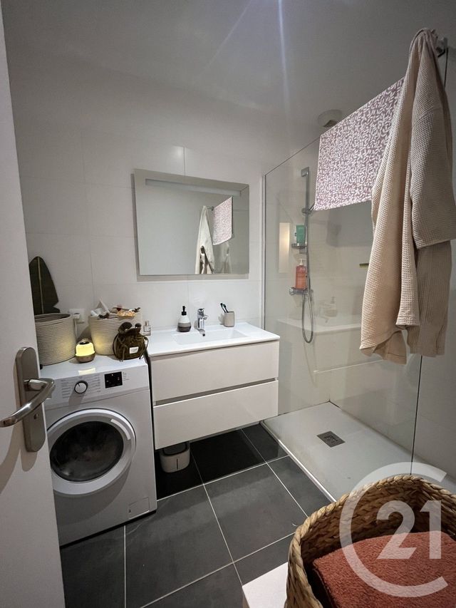 Appartement F2 à louer - 2 pièces - 60.0 m2 - MARSEILLE - 13008 - PROVENCE-ALPES-COTE-D-AZUR - Century 21 Can Transactions