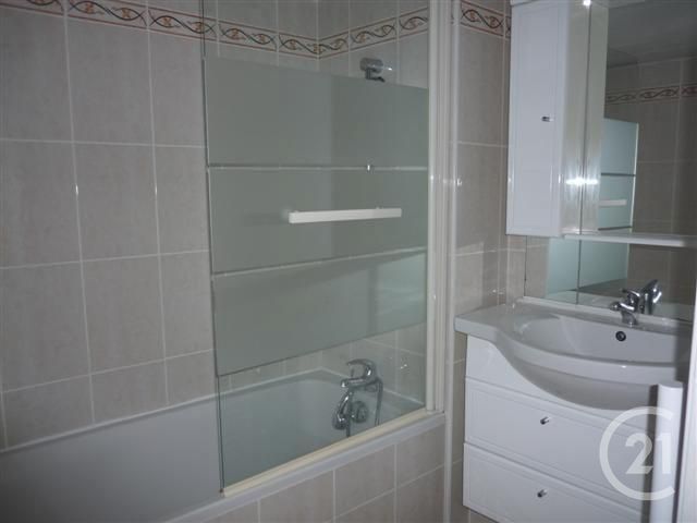 Appartement F3 à louer - 3 pièces - 58.0 m2 - MARSEILLE - 13008 - PROVENCE-ALPES-COTE-D-AZUR - Century 21 Can Transactions