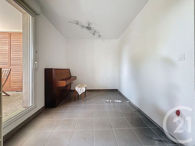 Appartement à louer - 3 pièces - 55.0 m2 - MARSEILLE - 13009 - PROVENCE-ALPES-COTE-D-AZUR - Century 21 Can Transactions