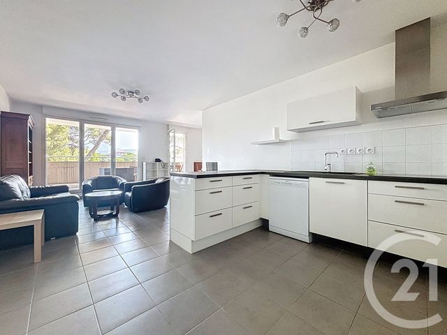 Appartement à louer - 3 pièces - 55.0 m2 - MARSEILLE - 13009 - PROVENCE-ALPES-COTE-D-AZUR - Century 21 Can Transactions