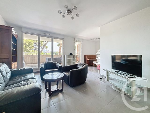 Appartement à louer - 3 pièces - 55.0 m2 - MARSEILLE - 13009 - PROVENCE-ALPES-COTE-D-AZUR - Century 21 Can Transactions