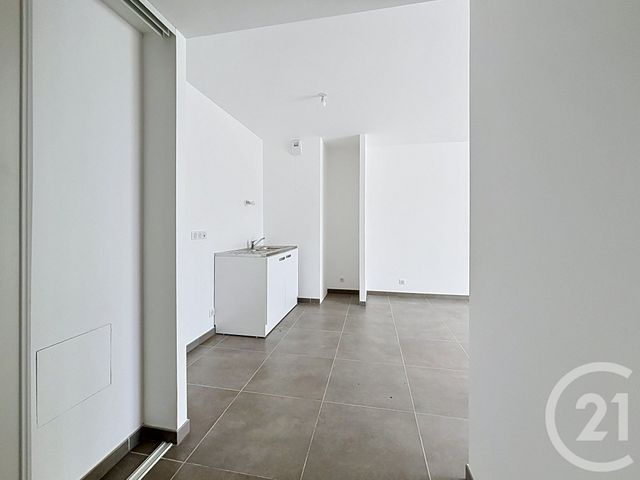 Appartement à louer - 3 pièces - 64.43 m2 - MARSEILLE - 13008 - PROVENCE-ALPES-COTE-D-AZUR - Century 21 Can Transactions