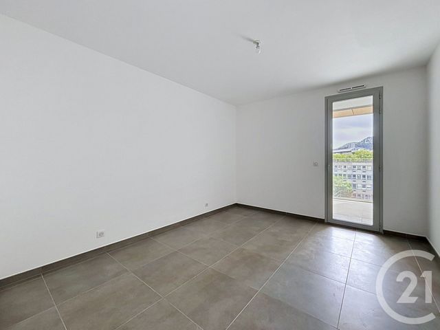 Appartement à louer - 3 pièces - 64.43 m2 - MARSEILLE - 13008 - PROVENCE-ALPES-COTE-D-AZUR - Century 21 Can Transactions