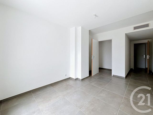 Appartement à louer - 3 pièces - 64.43 m2 - MARSEILLE - 13008 - PROVENCE-ALPES-COTE-D-AZUR - Century 21 Can Transactions