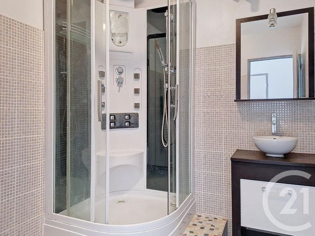 Appartement T3 à louer - 3 pièces - 62.3 m2 - MARSEILLE - 13009 - PROVENCE-ALPES-COTE-D-AZUR - Century 21 Can Transactions