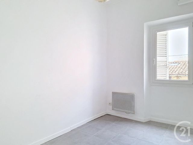 Appartement T3 à louer - 3 pièces - 62.3 m2 - MARSEILLE - 13009 - PROVENCE-ALPES-COTE-D-AZUR - Century 21 Can Transactions