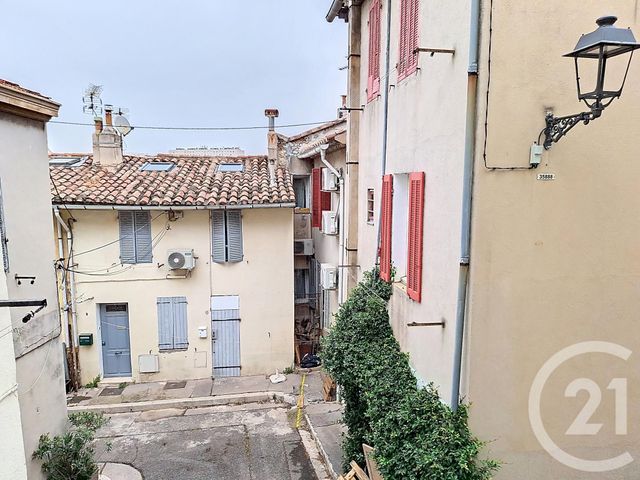 Appartement T3 à louer - 3 pièces - 62.3 m2 - MARSEILLE - 13009 - PROVENCE-ALPES-COTE-D-AZUR - Century 21 Can Transactions