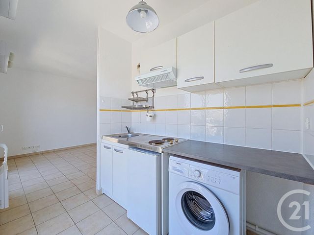 Appartement T1 à vendre - 1 pièce - 28.1 m2 - MARSEILLE - 13008 - PROVENCE-ALPES-COTE-D-AZUR - Century 21 Can Transactions