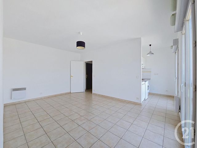 Appartement T1 à vendre - 1 pièce - 28.1 m2 - MARSEILLE - 13008 - PROVENCE-ALPES-COTE-D-AZUR - Century 21 Can Transactions