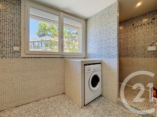 Appartement à louer - 2 pièces - 43.9 m2 - MARSEILLE - 13008 - PROVENCE-ALPES-COTE-D-AZUR - Century 21 Can Transactions