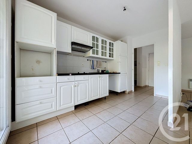 Appartement F3 à louer - 3 pièces - 64.64 m2 - MARSEILLE - 13009 - PROVENCE-ALPES-COTE-D-AZUR - Century 21 Can Transactions