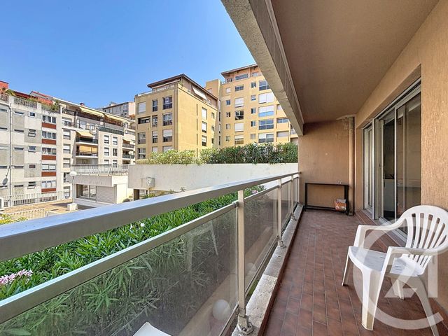 Appartement à louer - 2 pièces - 40.8 m2 - MARSEILLE - 13007 - PROVENCE-ALPES-COTE-D-AZUR - Century 21 Can Transactions