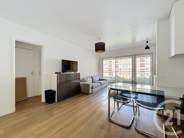 Appartement à louer - 2 pièces - 40.8 m2 - MARSEILLE - 13007 - PROVENCE-ALPES-COTE-D-AZUR - Century 21 Can Transactions