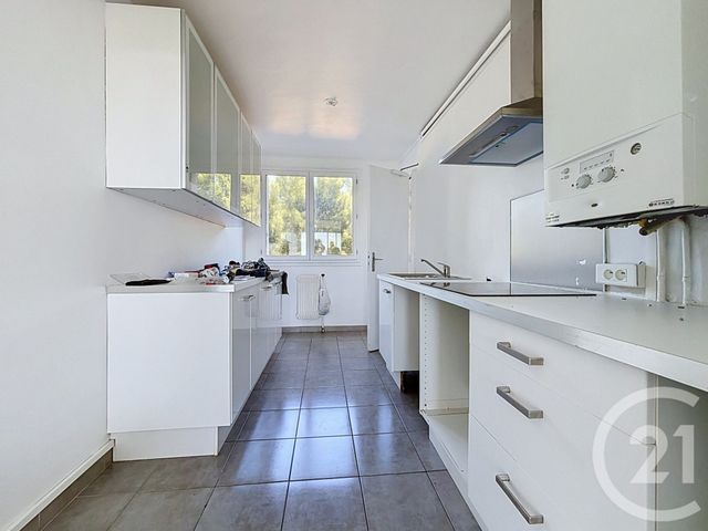 Appartement T3 à louer - 3 pièces - 56.45 m2 - MARSEILLE - 13009 - PROVENCE-ALPES-COTE-D-AZUR - Century 21 Can Transactions